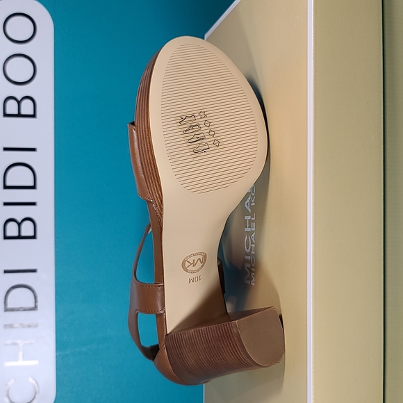 Michael Kors Berkley Lock Leather Platform Sandal - Picture 5 of 5